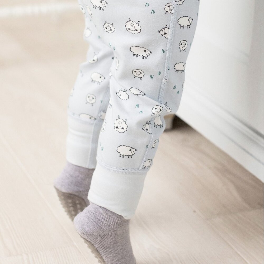 Hanna Andersson Baby Swedish Grip Sock Slipper Grey Super Grippy Socks- Size 5/7 - Picture 2 of 5
